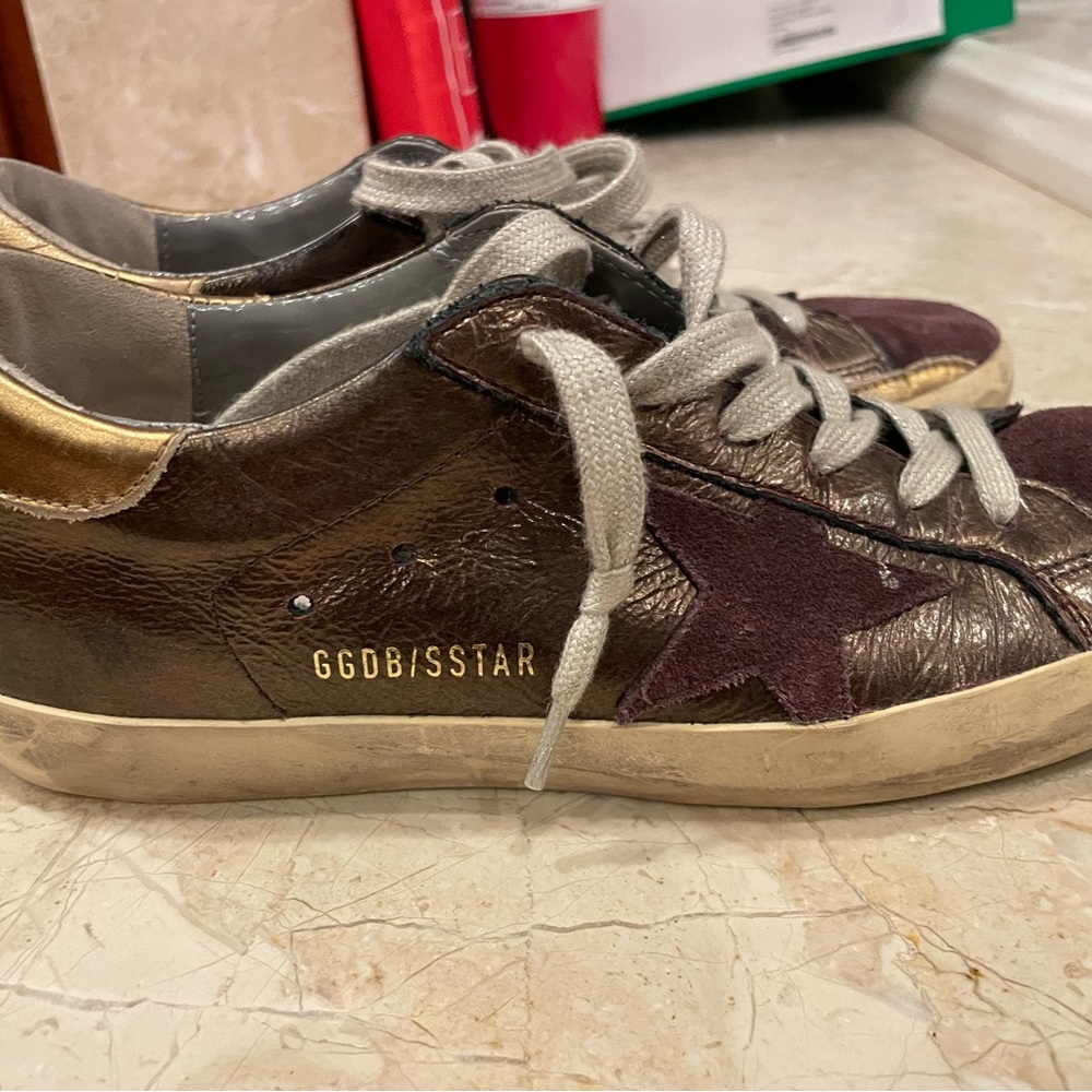 GOLDEN GOOSE